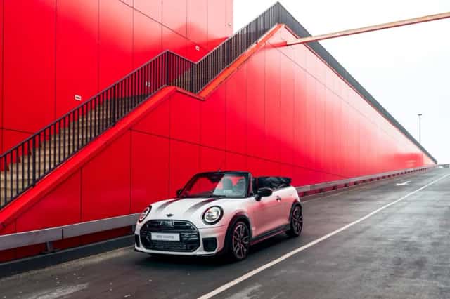 MINI Cabrio (2026) thumbnail 1