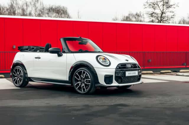 MINI Cabrio (2026) thumbnail 2