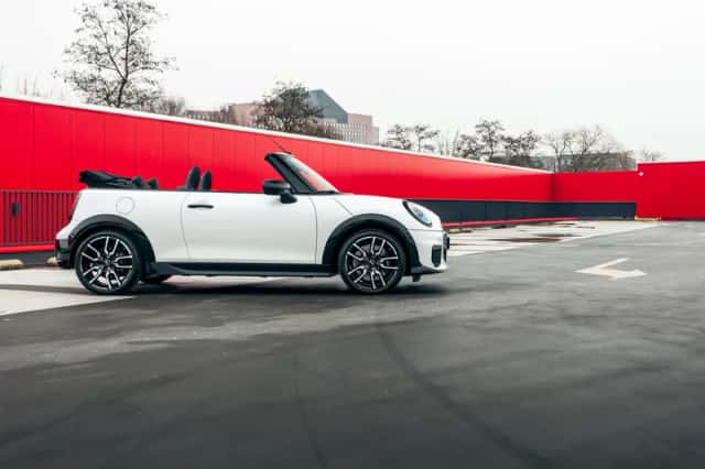 MINI Cabrio (2026) thumbnail 3