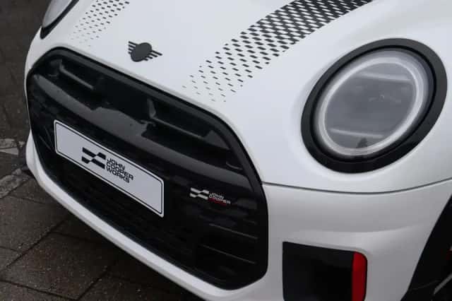MINI Hatchback (2026) thumbnail 2
