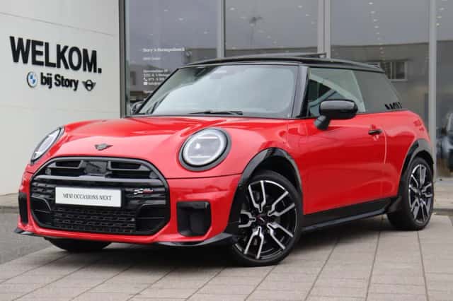 MINI Hatchback (2025) thumbnail 1