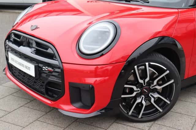 MINI Hatchback (2025) thumbnail 2