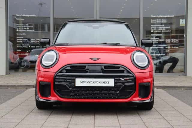 MINI Hatchback (2025) thumbnail 3