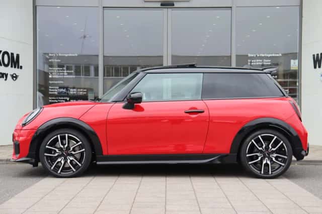 MINI Hatchback (2025) thumbnail 5