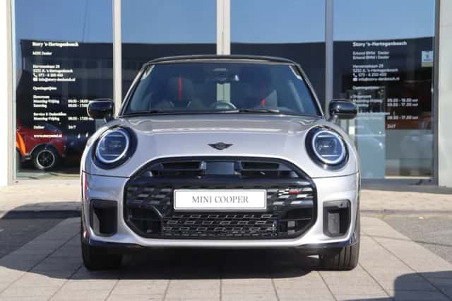 MINI Hatchback (2025) thumbnail 2