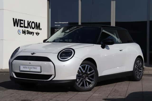 MINI Hatchback (2026) thumbnail 1