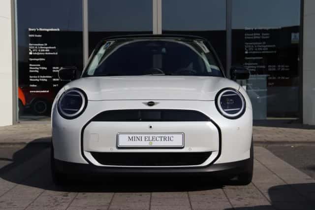 MINI Hatchback (2026) thumbnail 2