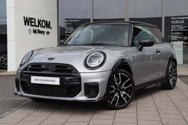 MINI Hatchback (2025) thumbnail 1