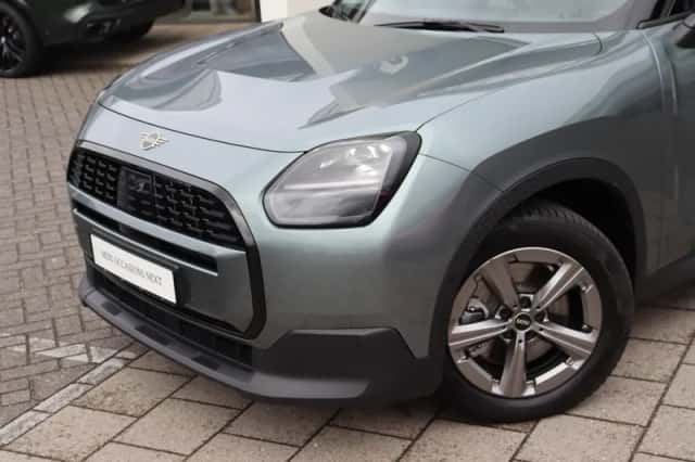 MINI Countryman (2024) thumbnail 2