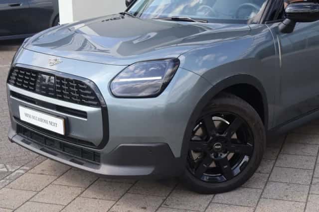 MINI Countryman (2024) thumbnail 2