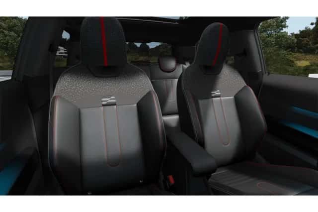 MINI Hatchback (2026) thumbnail 4