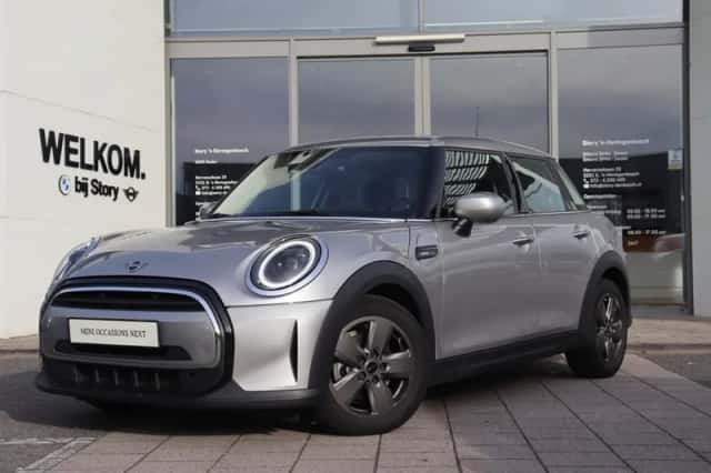 MINI Hatchback (2023) thumbnail 1
