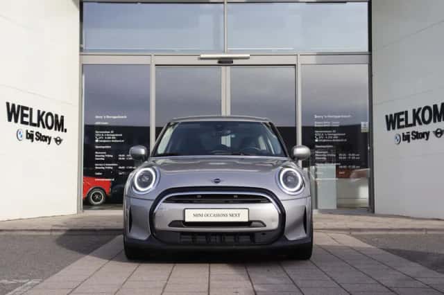 MINI Hatchback (2023) thumbnail 3