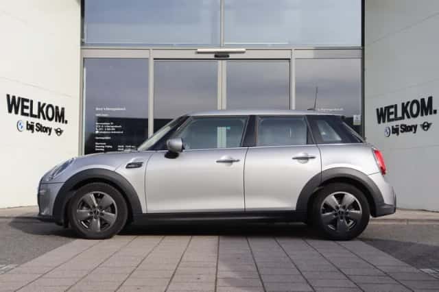 MINI Hatchback (2023) thumbnail 5