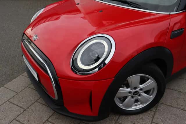 MINI Hatchback (2022) thumbnail 2