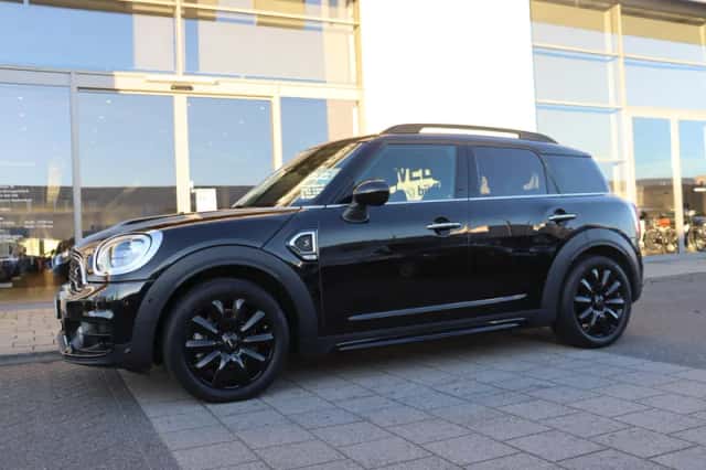 MINI Countryman (2018) thumbnail 3