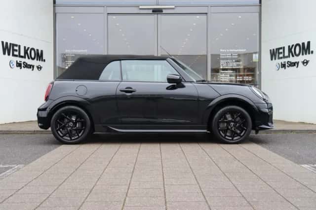 MINI Cabrio (2026) thumbnail 4