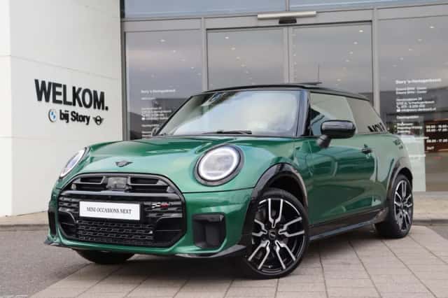MINI Hatchback (2026) thumbnail 1