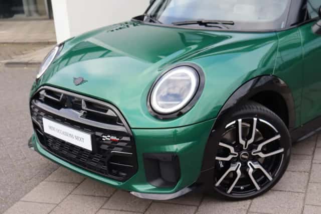 MINI Hatchback (2026) thumbnail 2