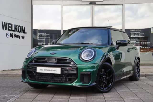 MINI Hatchback (2026) thumbnail 1