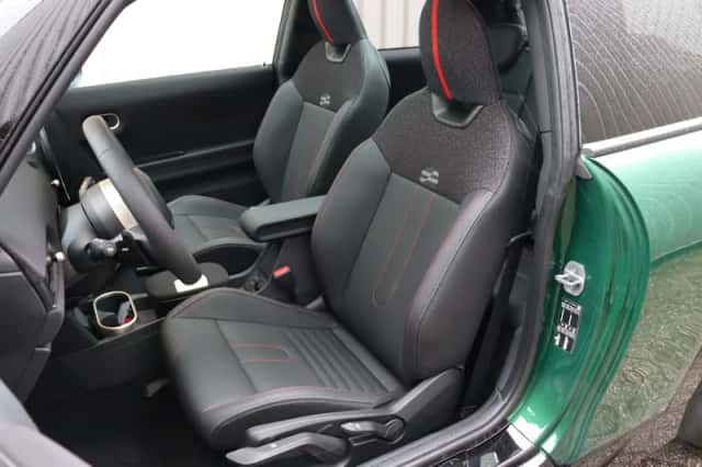 MINI Hatchback (2026) thumbnail 4