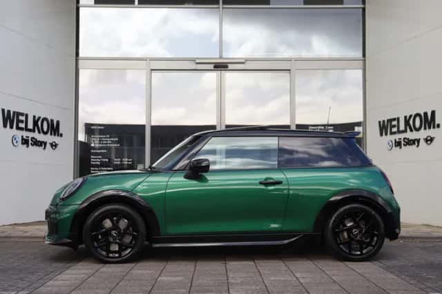 MINI Hatchback (2026) thumbnail 6