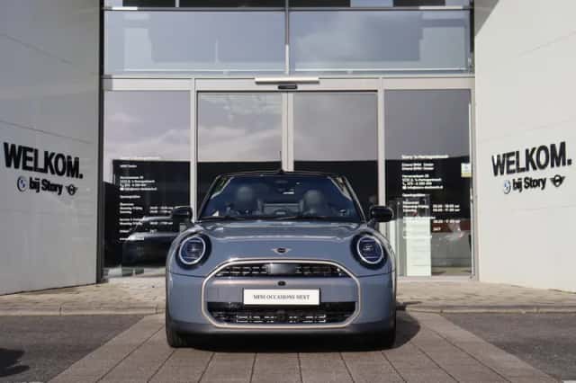 MINI Cabrio (2026) thumbnail 6