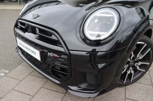 MINI Cabrio (2026) thumbnail 2