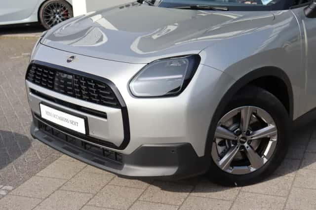 MINI Countryman (2024) thumbnail 2
