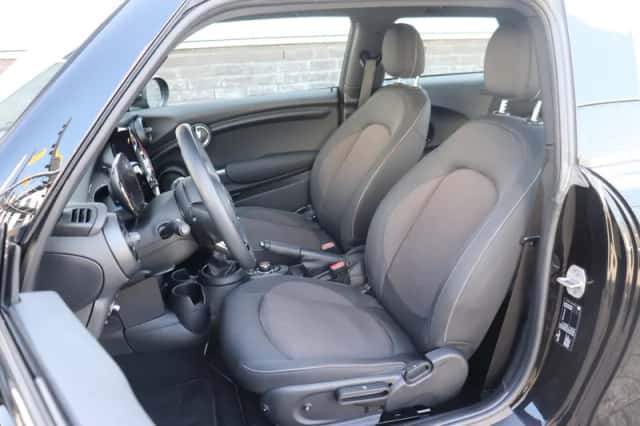MINI Hatchback (2020) thumbnail 4