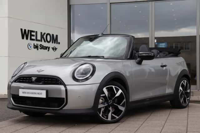 MINI Cabrio (2025) thumbnail 1