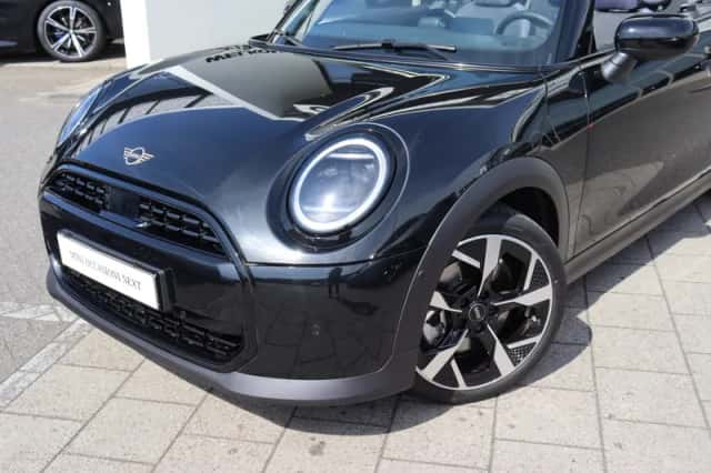 MINI Cabrio (2025) thumbnail 2