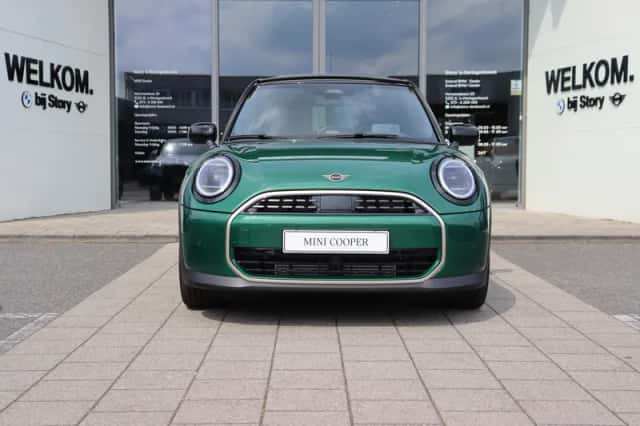MINI Hatchback (2026) thumbnail 2