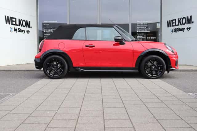 MINI Cabrio (2026) thumbnail 4