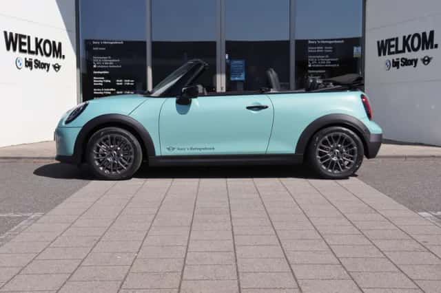 MINI Cabrio (2026) thumbnail 3