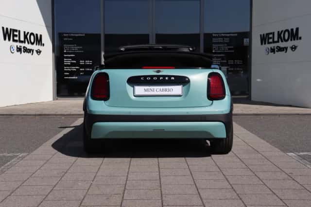MINI Cabrio (2026) thumbnail 4