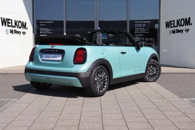 MINI Cabrio (2026) thumbnail 5