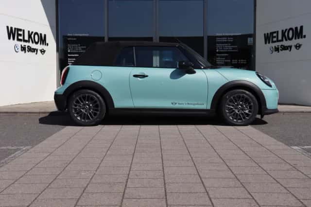 MINI Cabrio (2026) thumbnail 6