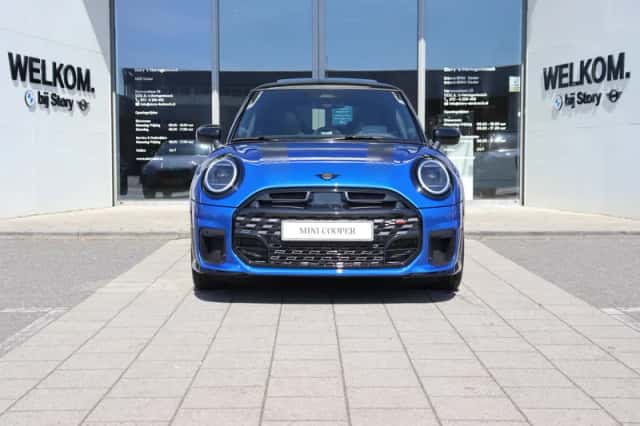 MINI Hatchback (2026) thumbnail 1