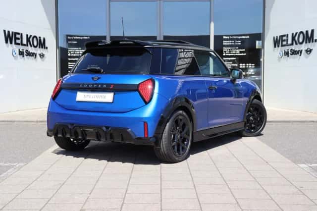 MINI Hatchback (2026) thumbnail 5