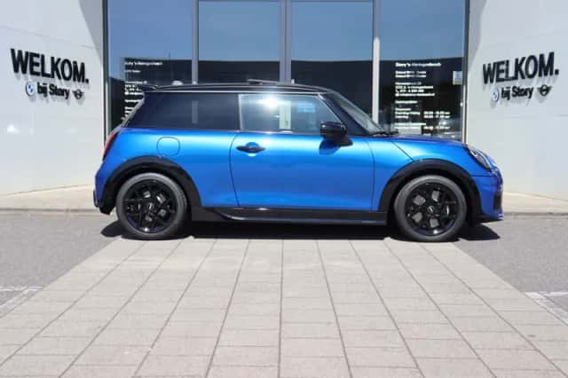 MINI Hatchback (2026) thumbnail 6
