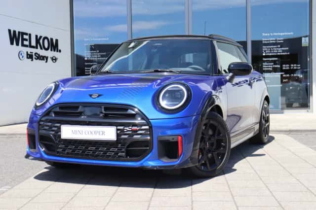 MINI Hatchback (2026) thumbnail 1