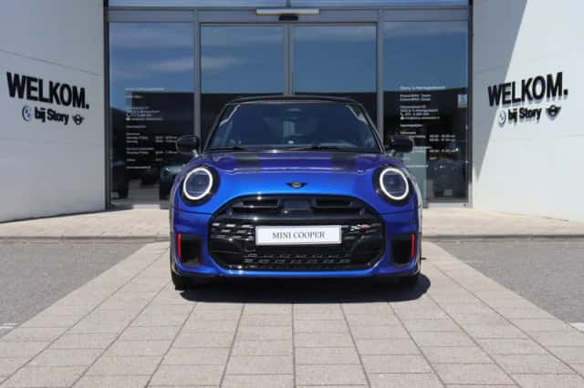 MINI Hatchback (2026) thumbnail 2