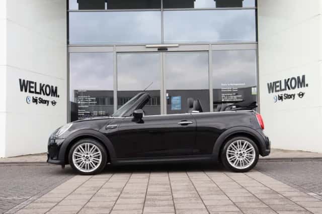 MINI Cabrio (2022) thumbnail 5