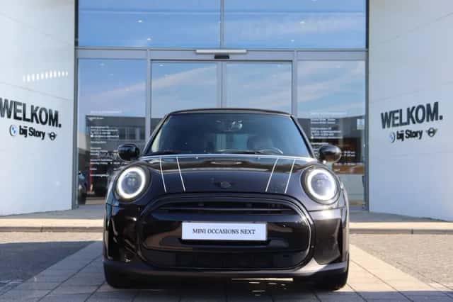 MINI Hatchback (2021) thumbnail 3