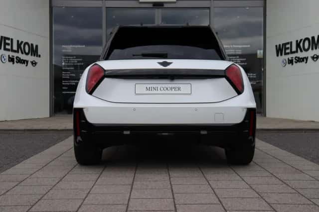 MINI Hatchback (2026) thumbnail 5