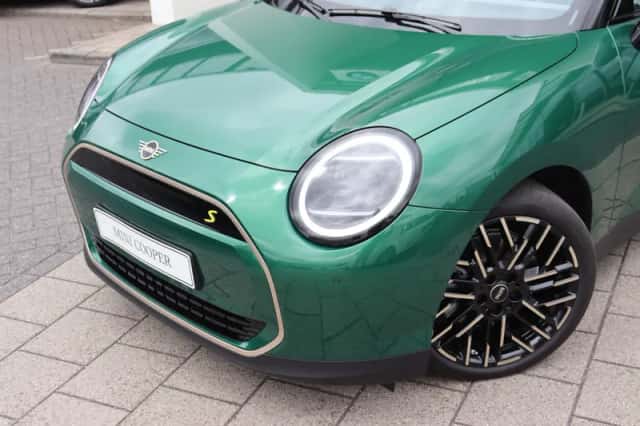 MINI Hatchback (2026) thumbnail 3