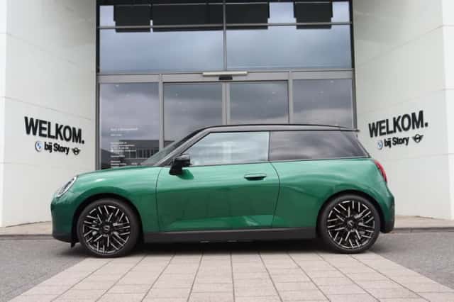 MINI Hatchback (2026) thumbnail 4