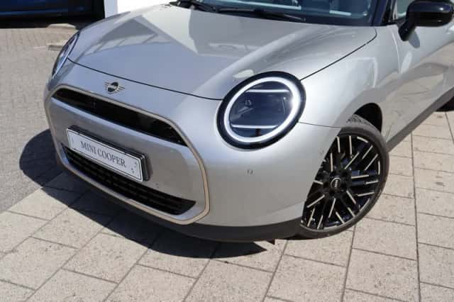 MINI Hatchback (2026) thumbnail 3