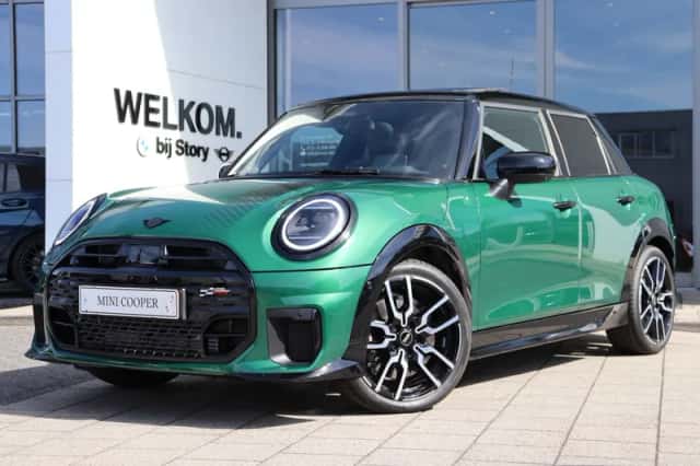 MINI Hatchback (2026) thumbnail 1